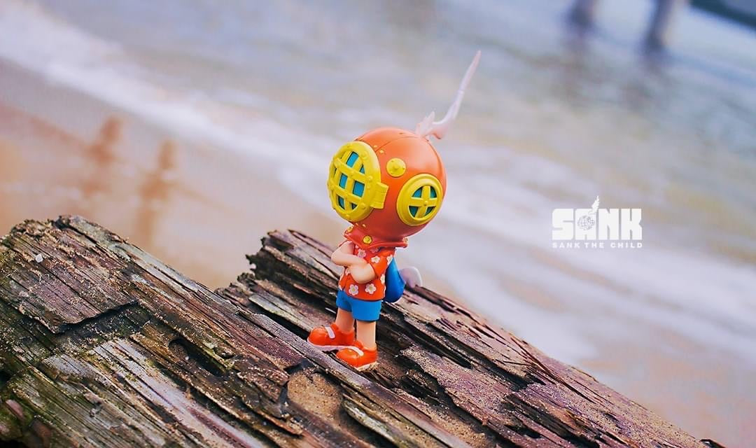 On The Way - Backpack Boy - Hawaii - by Sank Toys